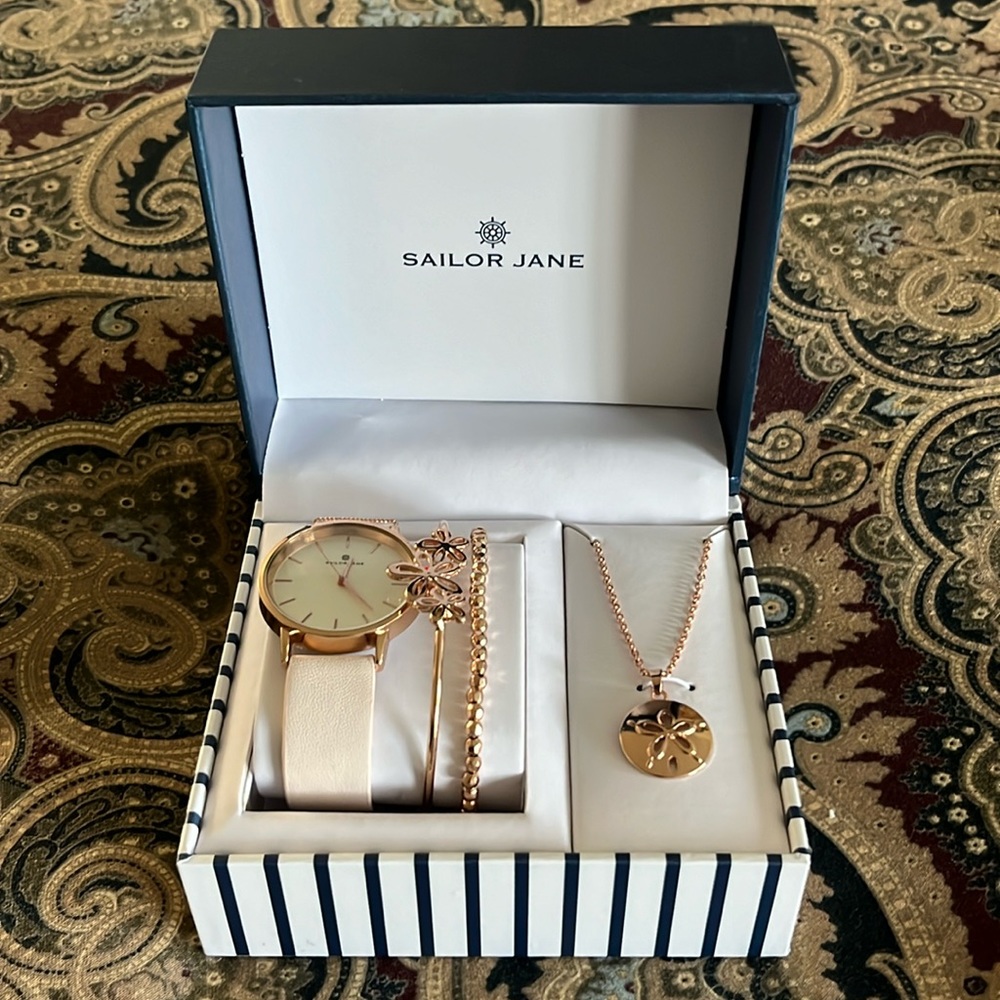 Watch, necklace, bracelet sets